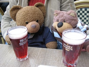 Teddy Tedaloo enjoys yet more Kriek with his mate Berthus in Brussels