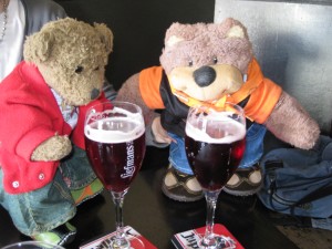 Teddy Tedaloo enjoys some Kriek with his mate Metteko in Brugge